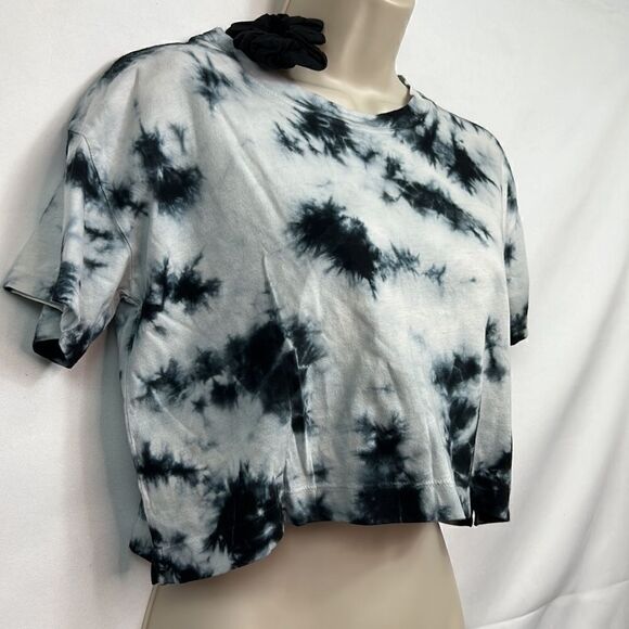 Sundown by Splendid black and white tie dye cropped tee shirt NWT size medium - Picture 6 of 13